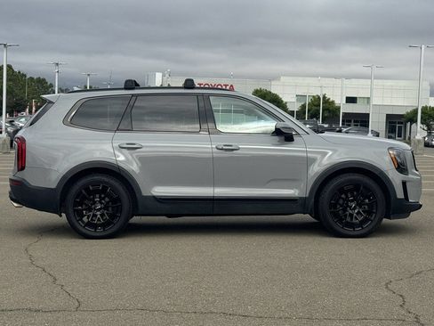 Used 2022 Kia Telluride SX w/ SX Prestige Package AWD/4WD image 3