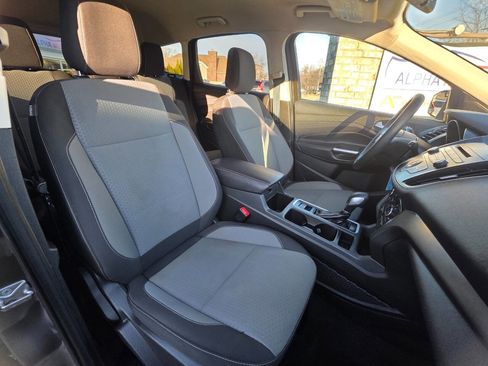 Used 2018 Ford Escape SE image 9