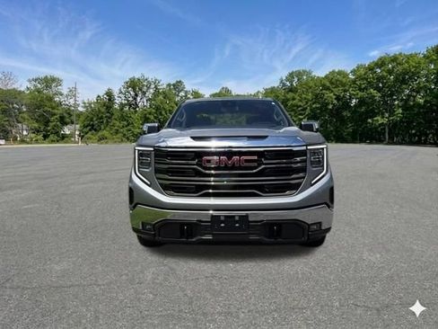 Used 2024 GMC Sierra 1500 SLT AWD/4WD image 3