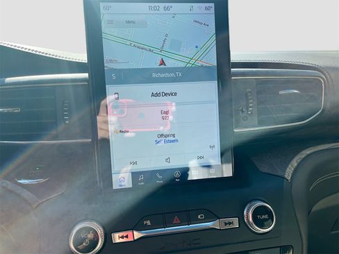 Used 2020 Ford Explorer Platinum w/ Premium Technology Package image 15