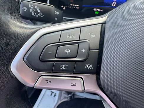 Used 2024 Volkswagen Jetta SE FWD image 35