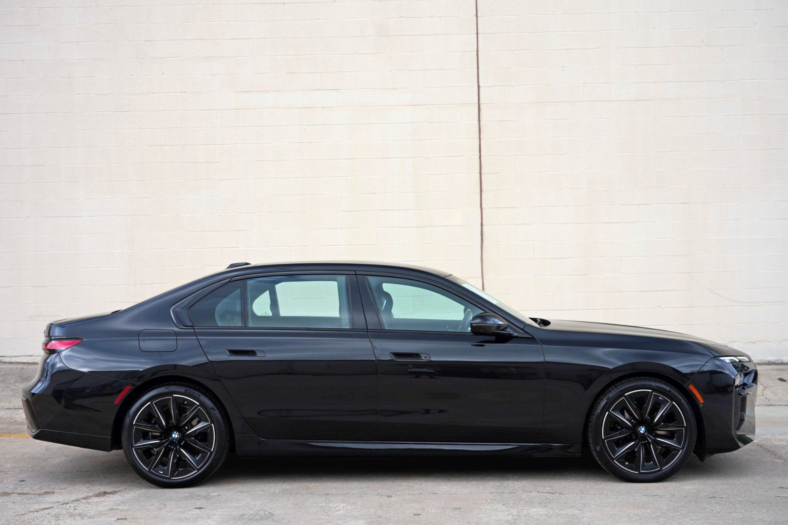 Used 2023 BMW 740i RWD image 66