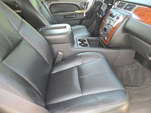 Used 2011 Chevrolet Avalanche LT w/ Texas Edition RWD image 15
