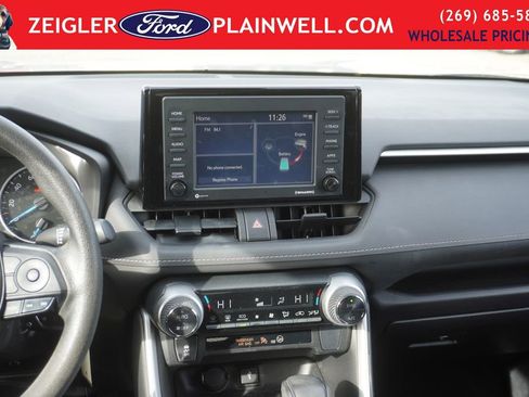 Used 2022 Toyota RAV4 LE image 14