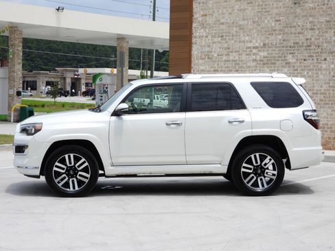 Used 2017 Toyota 4Runner Limited AWD/4WD image 26