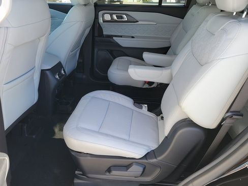 New 2026 Ford Explorer Platinum w/ LUX Leather Package image 7
