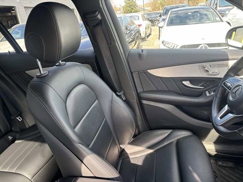 Used 2022 Mercedes-Benz GLC 300 4MATIC w/ AMG Line image 10