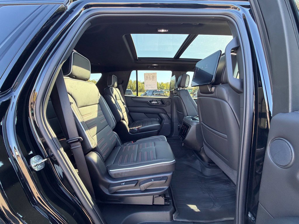 Used 2025 GMC Yukon AT4 Ultimate w/ LPO, Floor Liner Package AWD/4WD image 26