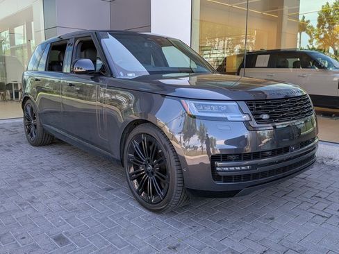 Certified 2024 Land Rover Range Rover Long Wheelbase SE image 3