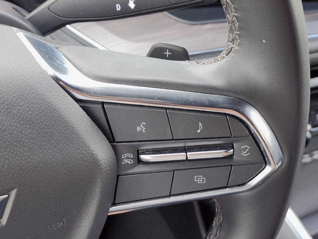 Used 2025 Chevrolet Suburban LT RWD image 30