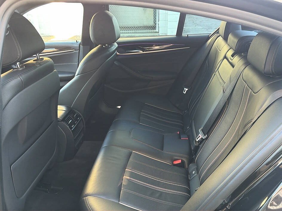 Used 2018 BMW 540i RWD image 17