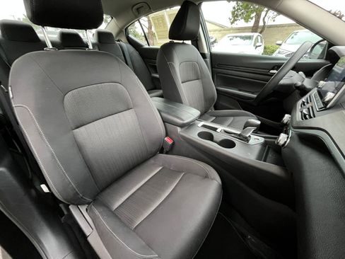 Used 2025 Nissan Altima 2.5 SV image 36