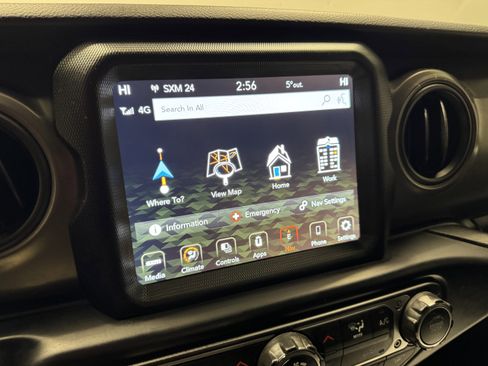 Used 2022 Jeep Gladiator Sport image 23