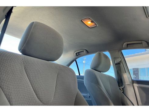 Used 2011 Toyota Camry LE image 18