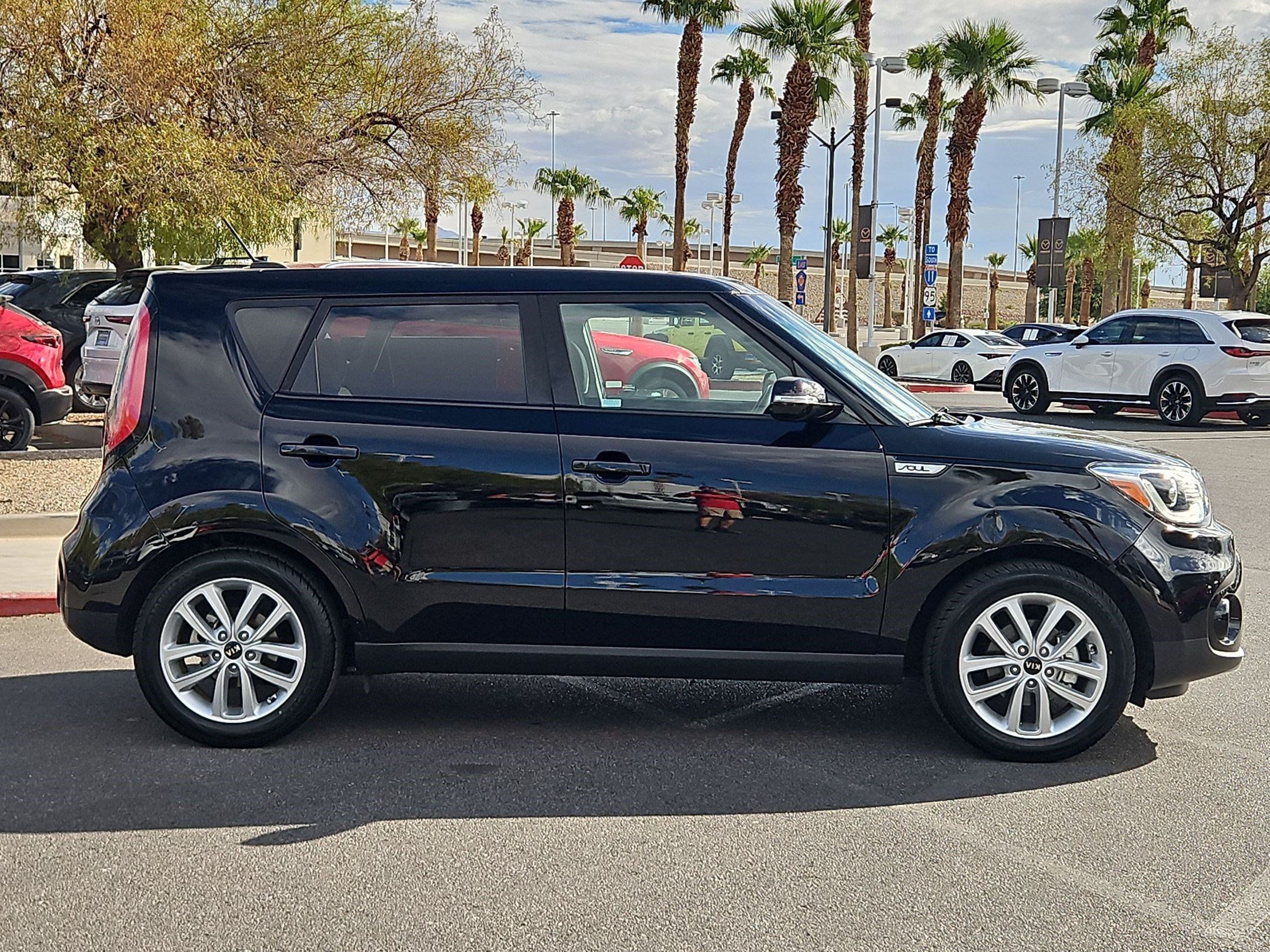 Used 2018 Kia Soul + w/ + Primo LIT Package FWD image 6