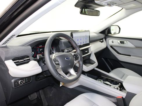 New 2026 Ford Explorer Active RWD image 22