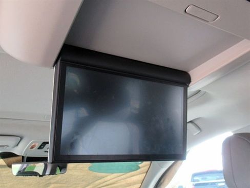 Used 2021 Toyota Sienna Limited image 40