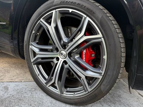 Used 2019 Maserati Levante S GranLusso AWD/4WD image 20