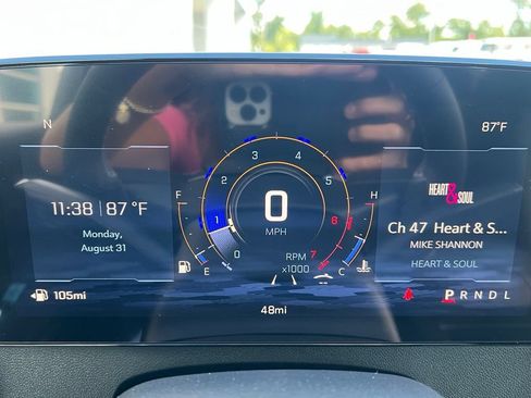 New 2027 Chevrolet Traverse LT FWD image 18
