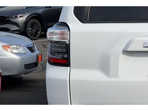 Used 2021 Toyota 4Runner SR5 image 27