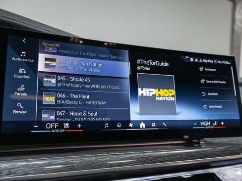 Used 2023 BMW 760i xDrive w/ Executive Package image 47