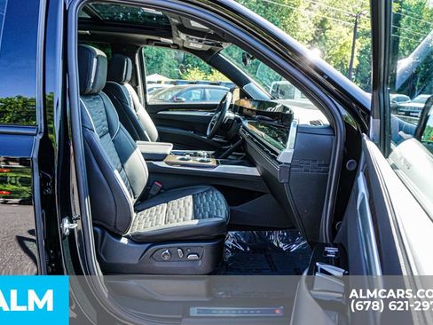 Used 2026 Cadillac Escalade Platinum Sport w/ LPO, ONYX Package AWD/4WD image 28