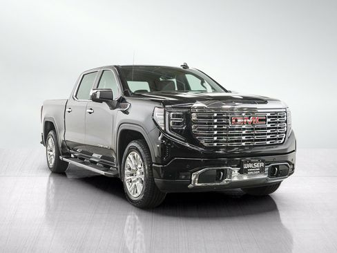 Used 2023 GMC Sierra 1500 Denali w/ Technology Package AWD/4WD image 7