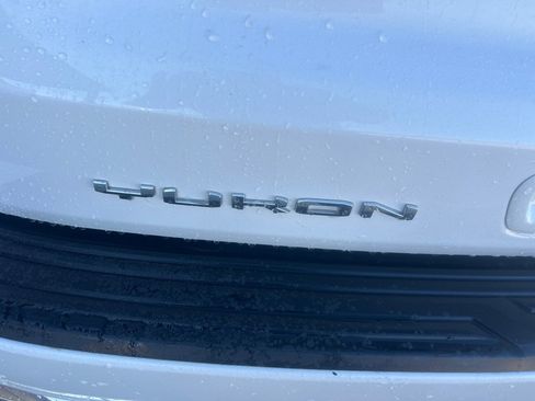 Used 2021 GMC Yukon XL SLT w/ SLT Luxury Package image 8