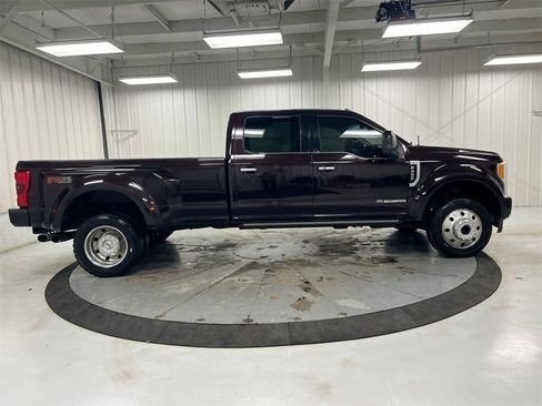 Used 2018 Ford F450 Limited image 4
