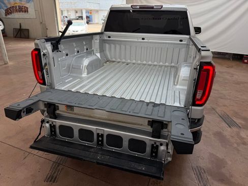 Used 2022 GMC Sierra 1500 SLT w/ X31 Off-Road Package image 22