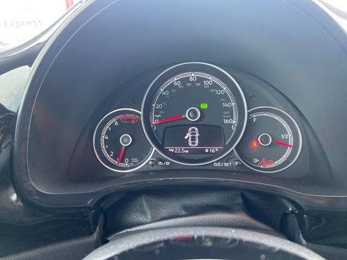 Used 2019 Volkswagen Beetle 2.0T SE FWD image 23