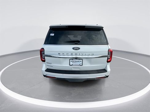 Used 2023 Ford Expedition Limited image 7