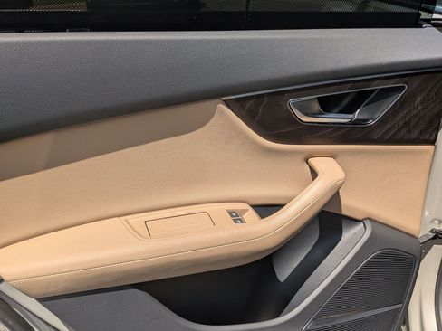 Used 2022 Audi Q8 Premium Plus w/ Premium Plus Package image 26