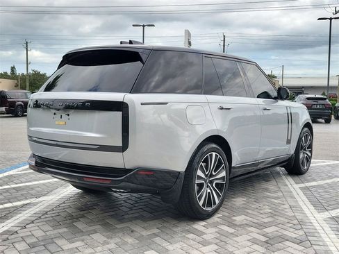 Certified 2024 Land Rover Range Rover SE image 5