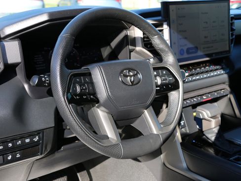 Used 2023 Toyota Sequoia Limited image 18