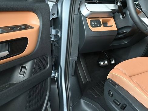 New 2025 Volkswagen ID. Buzz Pro S image 7