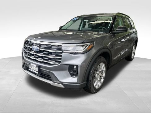 Used 2026 Ford Explorer Active w/ Active Comfort Package AWD/4WD image 5