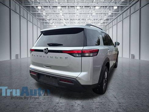 Used 2025 Nissan Pathfinder SV FWD image 39