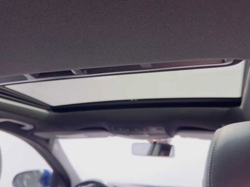 Used 2019 Mercedes-Benz C 300 Sedan image 20