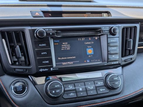 Used 2016 Toyota RAV4 SE image 17