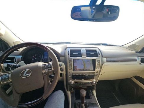 Used 2017 Lexus GX 460 image 12