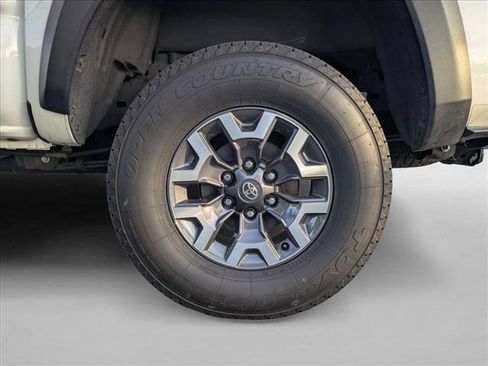 Used 2022 Toyota Tacoma TRD Off-Road w/ Technology Package RWD image 13
