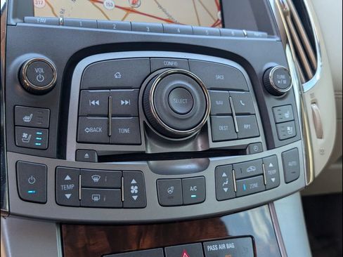 Used 2013 Buick LaCrosse Premium w/ Entertainment Package FWD image 13