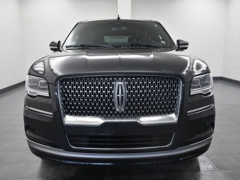 Used 2023 Lincoln Navigator Reserve AWD/4WD image 2