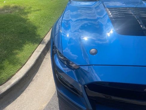 Used 2021 Ford Mustang Shelby GT500 w/ Technology Package RWD image 7