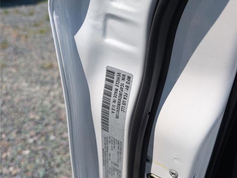 Used 2021 Jeep Cherokee Limited AWD/4WD image 13