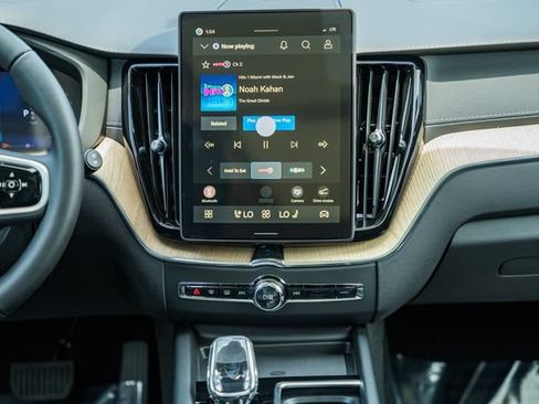 New 2026 Volvo XC60 B5 Ultra w/ Protection Package Premier AWD/4WD image 22