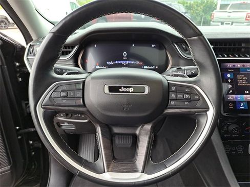 Used 2022 Jeep Grand Cherokee Limited image 24