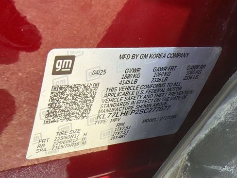Used 2025 Chevrolet Trax LT w/ LT Convenience Package FWD image 24