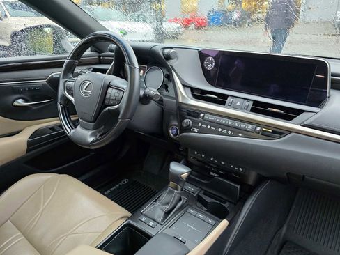 Used 2019 Lexus ES 300h image 12